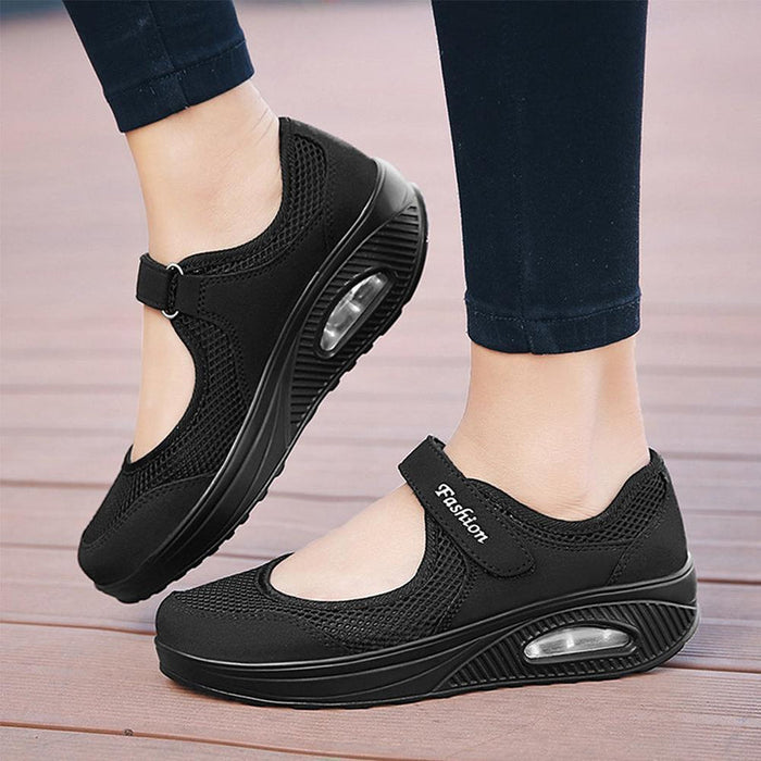 Black / 35