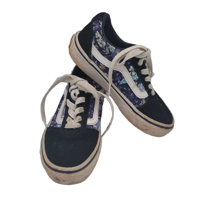 Lace Up Sneakers / Flowers
