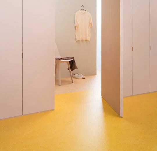 Marmoleum Cinch Loc Seal Square - Lemon Zest 12" x 12" - GreenFlooringSupply.com
