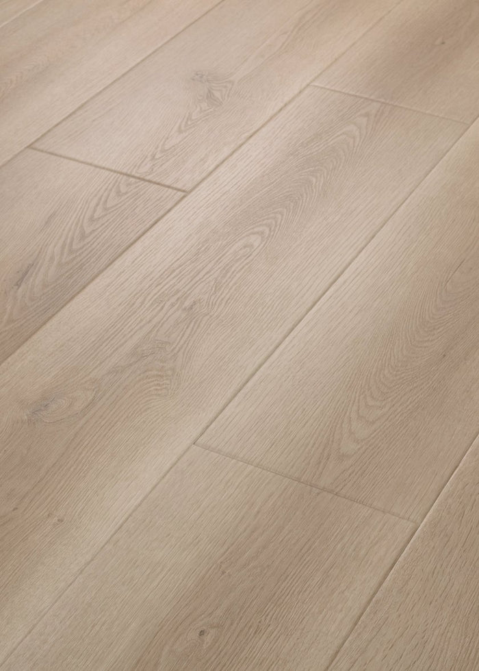 Shaw Aspire Natural Bevel 3381V Coastal Drift waterproof luxury vinyl plank close-up soft driftwood tone wood grain with natural bevel