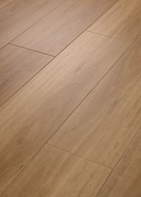 Shaw Aspire Natural Bevel 3381V Golden Shores waterproof luxury vinyl plank close-up warm honey golden oak grain with natural bevel