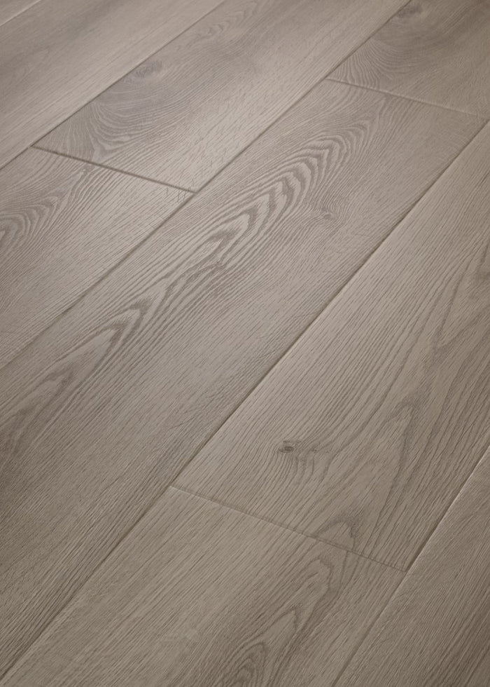 Shaw Aspire Natural Bevel 3381V Summit Grey waterproof luxury vinyl plank close-up cool light grey wood grain with natural bevel