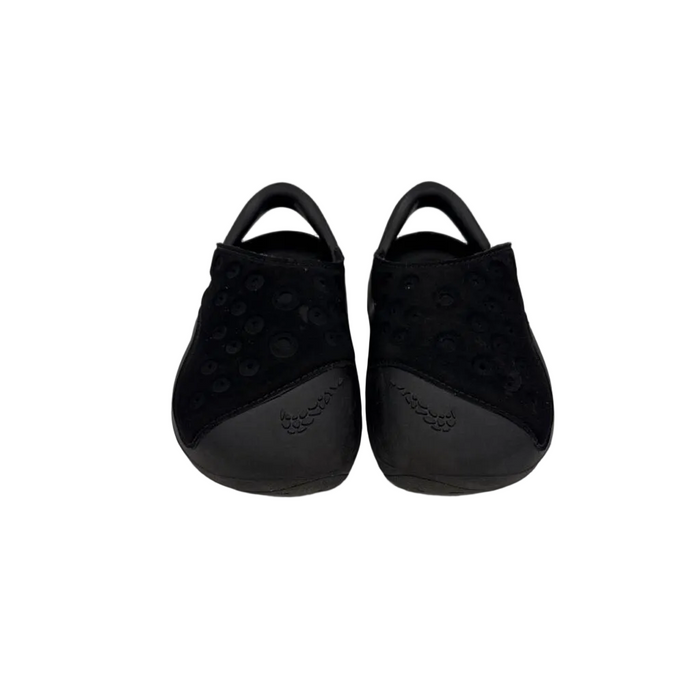 Slip on Water Shoes/Closed Toe