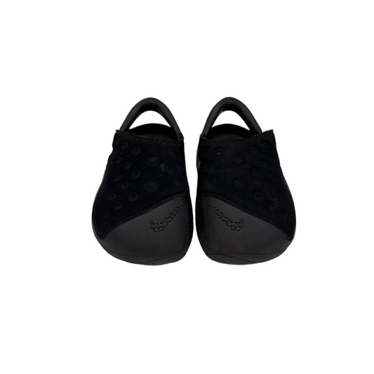 Slip on Water Shoes/Closed Toe
