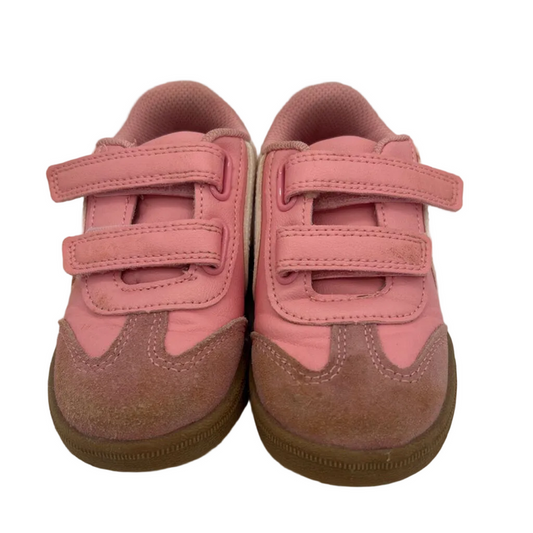 Tennis Shoes / Velcro