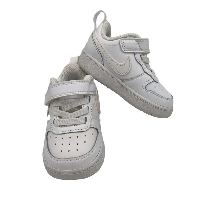 Tennis Shoes / Velcro